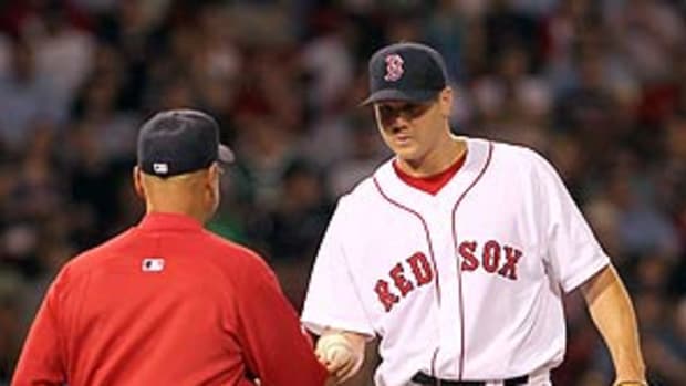 papelbon-francona-getty2.jpg